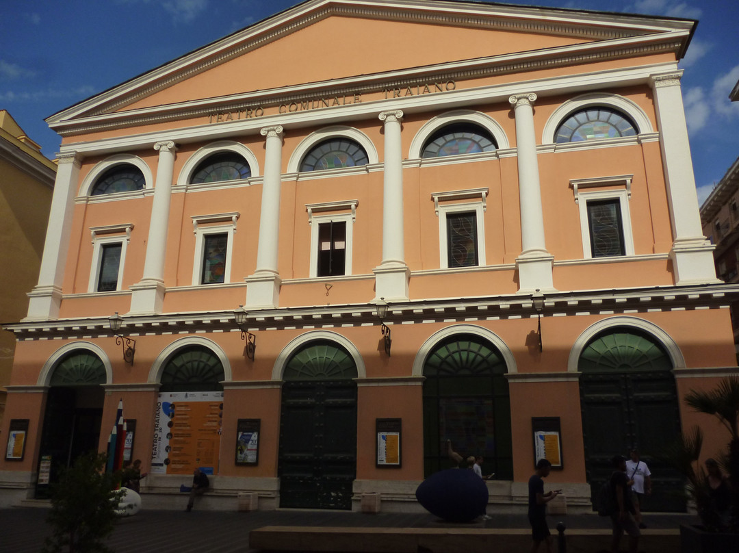 Teatro Comunale Traiano景点图片