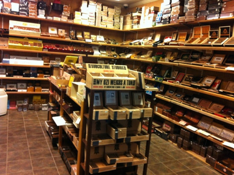 Cahaba Heights旅游景点-Cigars & More