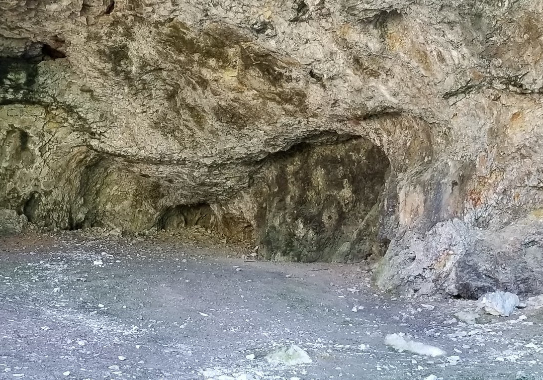 Community Caves景点图片