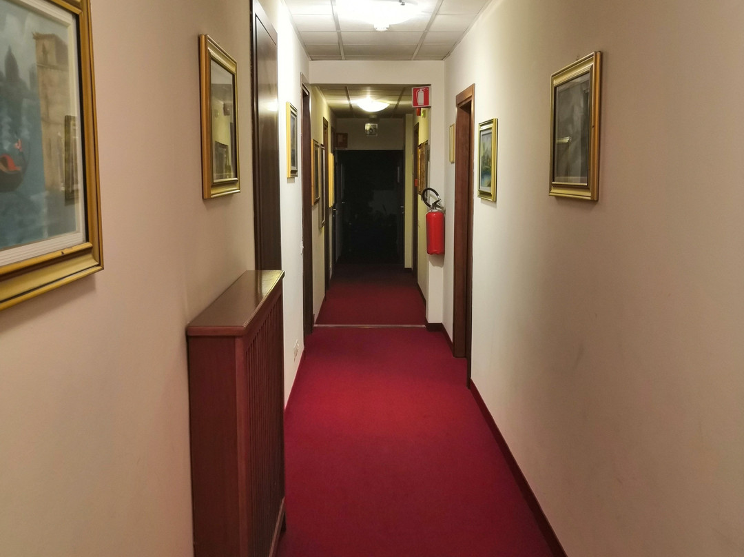 玛尼诺利亚酒店主图