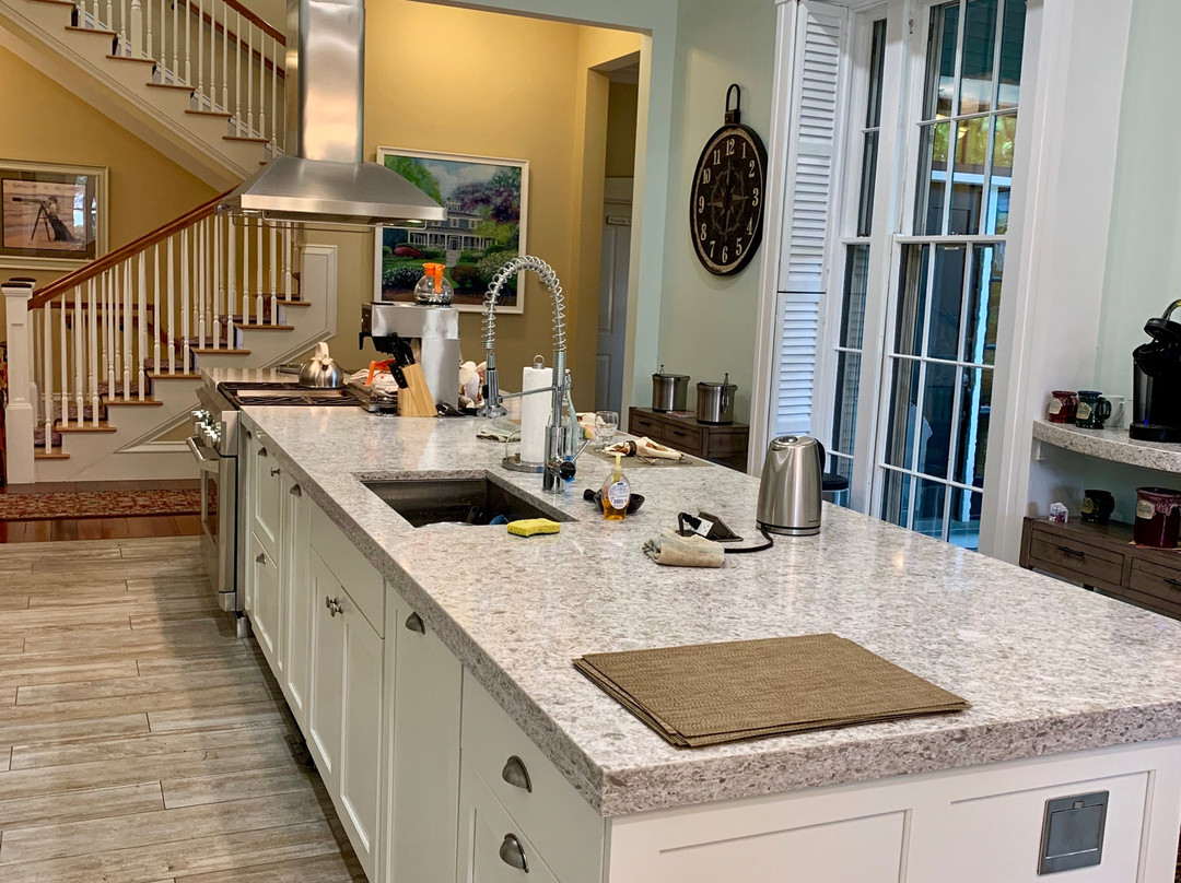 Captain's Manor Inn主图