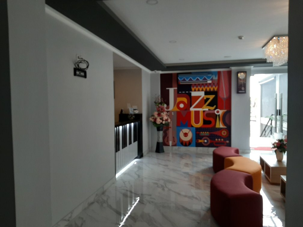 Front One Hotel Tulungagung主图