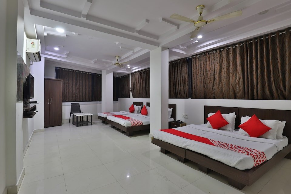 OYO 28441 Hotel Ashirwad主图