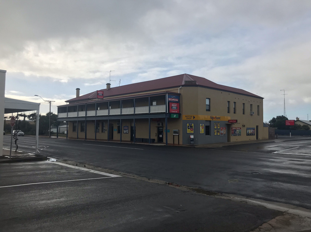 Crown Inn Hotel主图