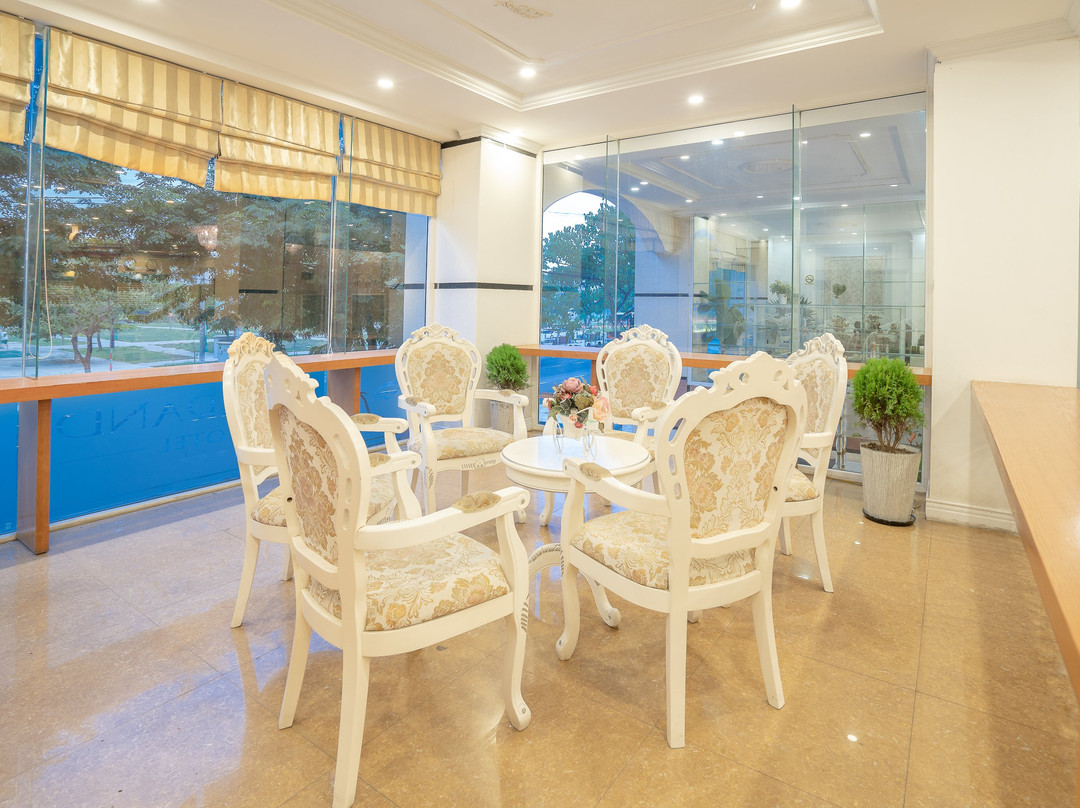 Jay Grand Hotel主图