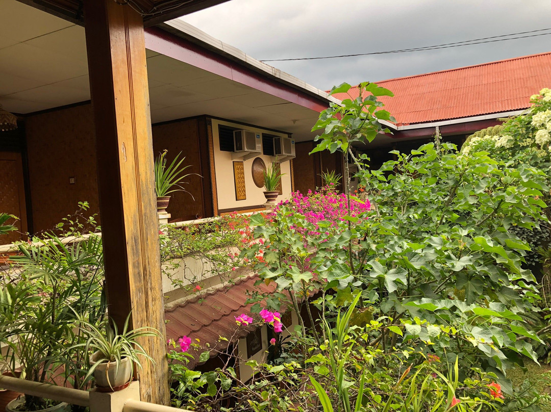 英德拉托拉雅酒店主图