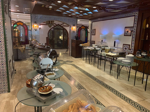 托莱多安曼酒店主图