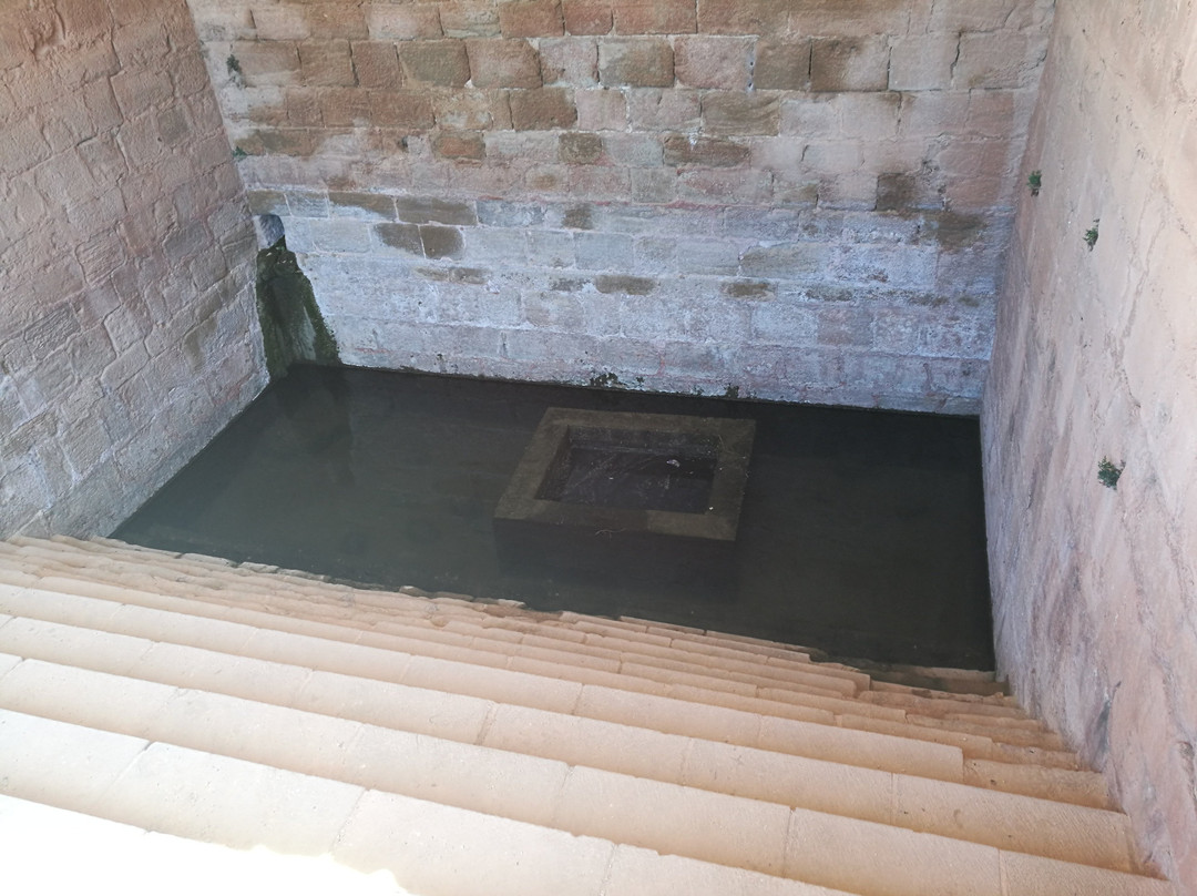 Fuente de los Moros siglo XIII-Villamayor de Monjardin必去景点