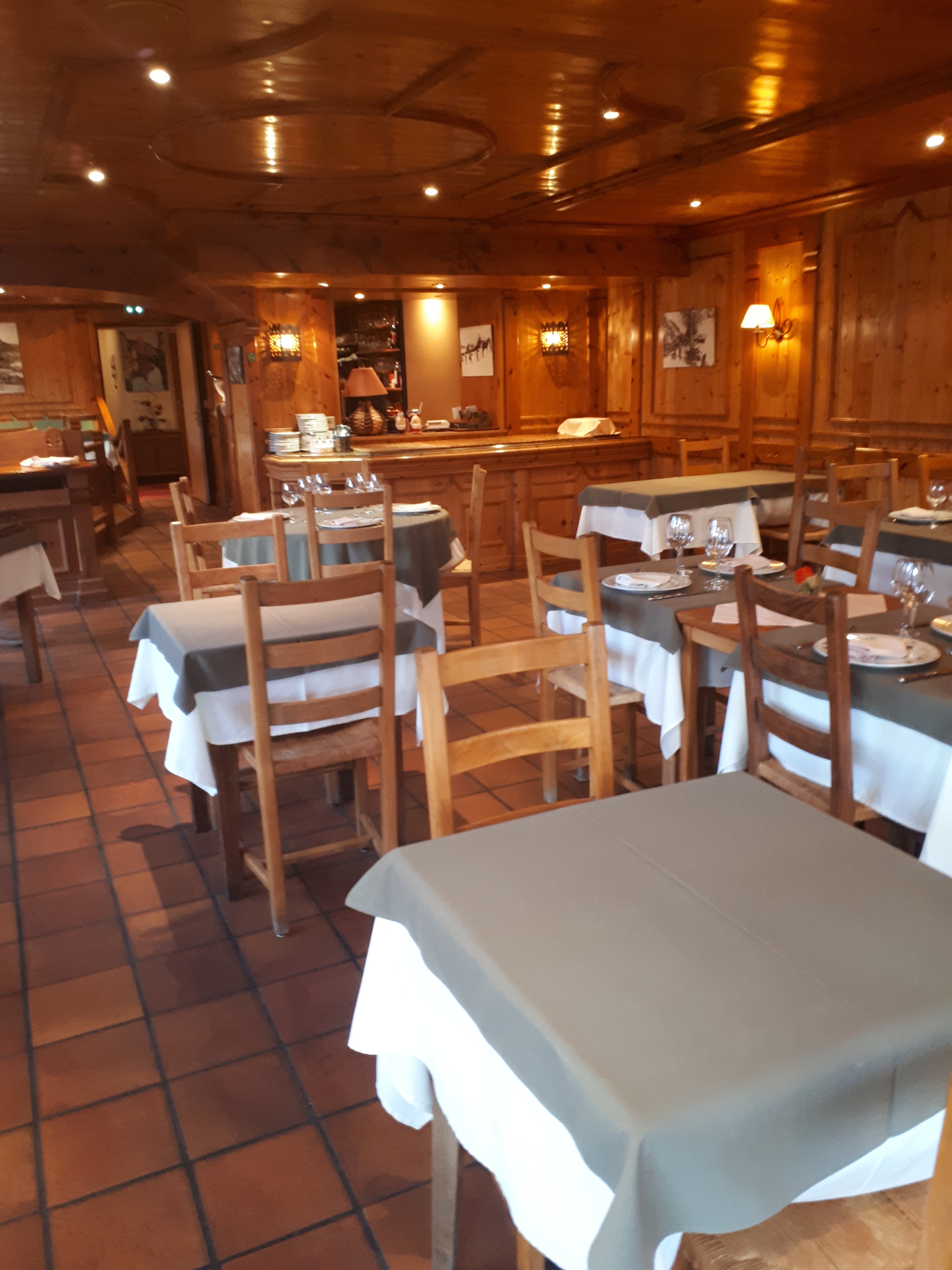 夏尔本特里国际之家-餐饮