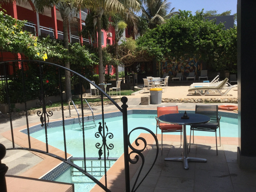 Seaview Gardens Hotel主图