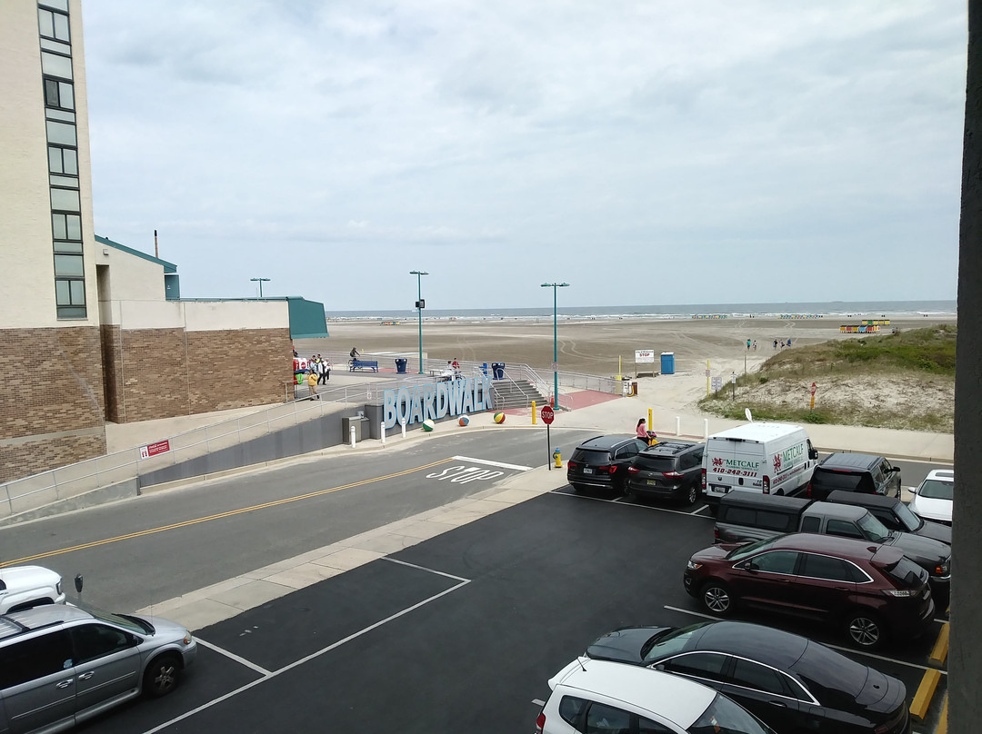 Adventurer Oceanfront Inn主图