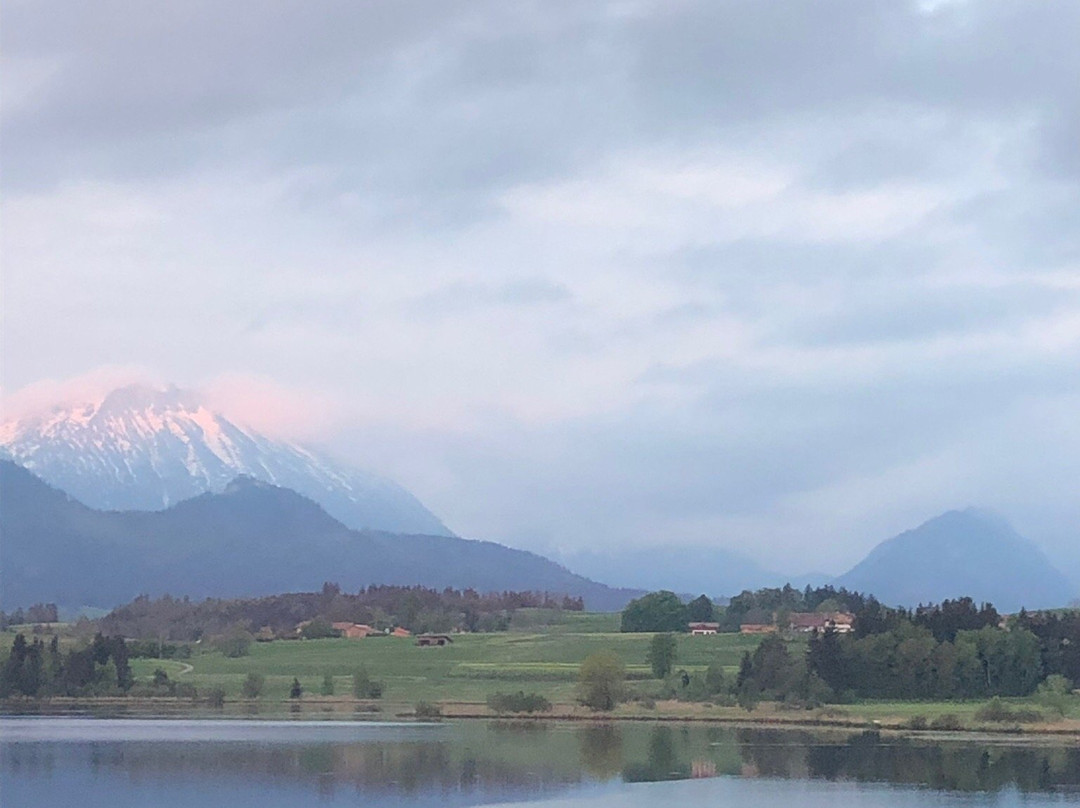 哈同湖景度假公寓酒店主图