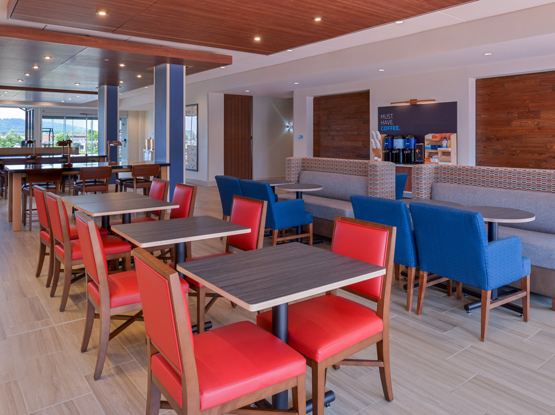 Holiday Inn Express Spring Hill By IHG主图