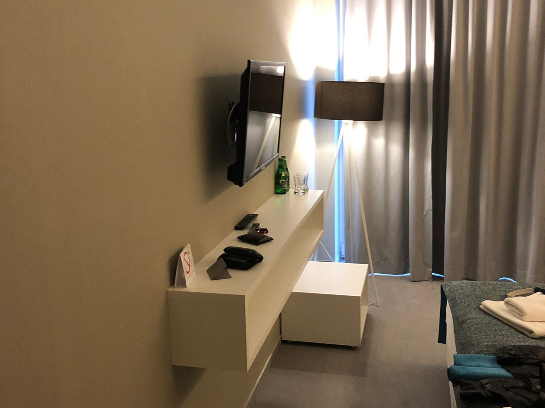 Falcon Hotel主图