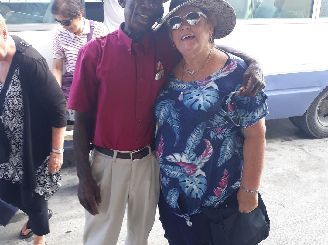 ANC Taxi and Tours-Cockburn Town必去景点