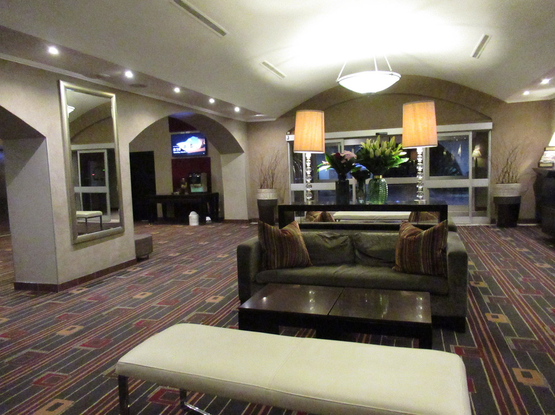 坦博国际机场庭院酒店主图