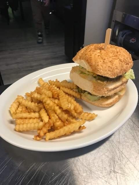 Hendon餐馆和美食-Tipsy’s Sports Lounge