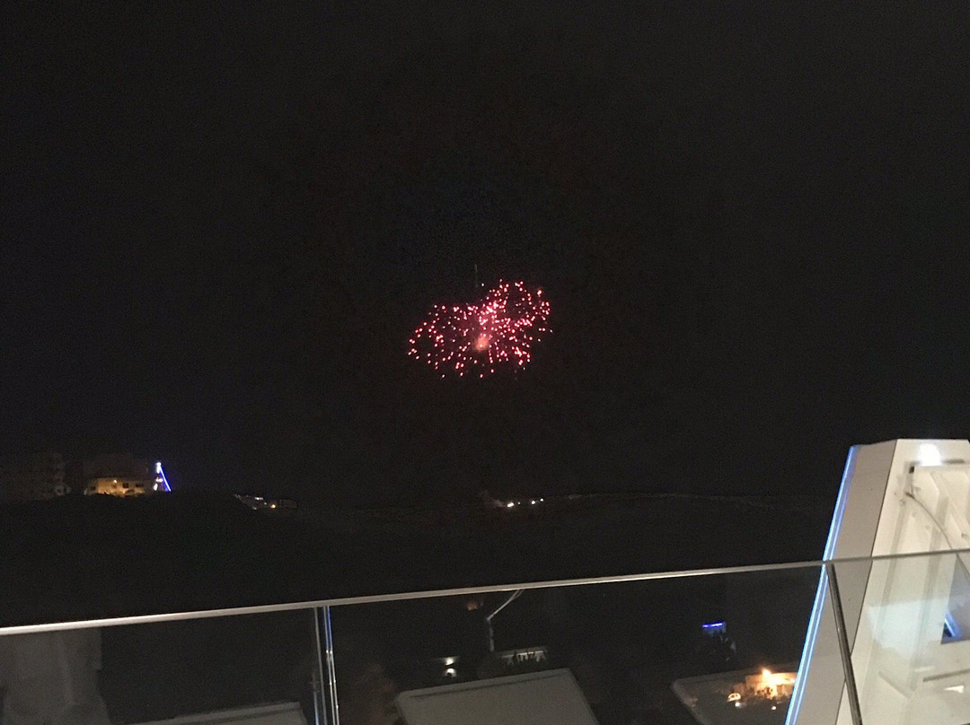 Sky Lounge & Pool-梅雷赫必去景点