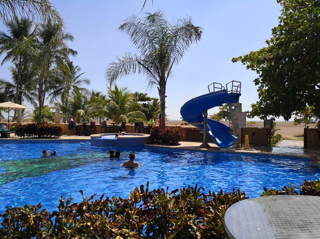 Crocs Resort & Casino主图