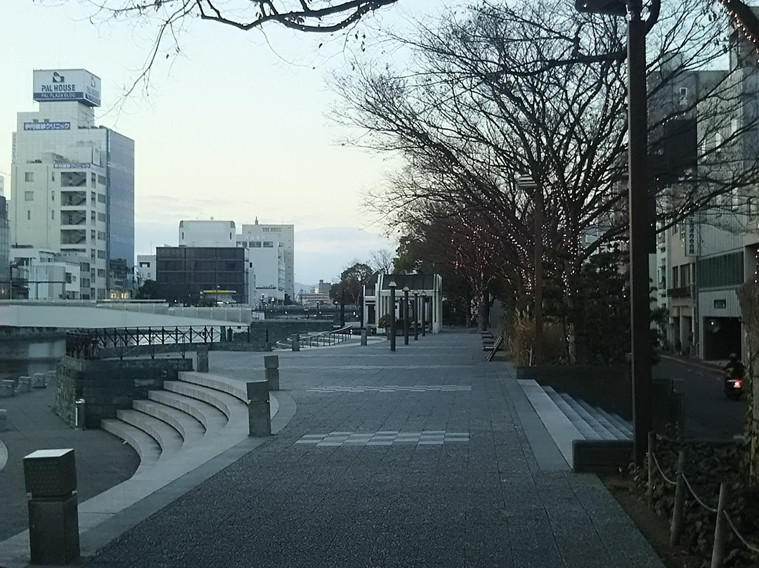 Shinmachigawa Mizugiwa Park景点图片