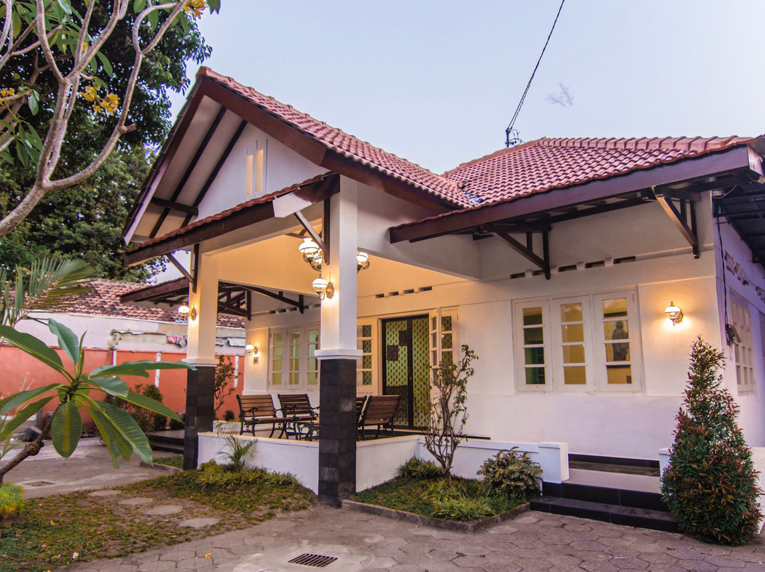 Ndalem Sarengat主图