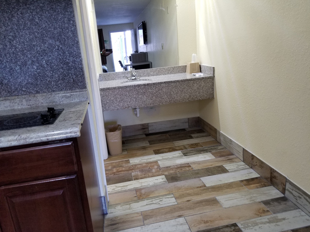 Ameristay Inn & Suites主图