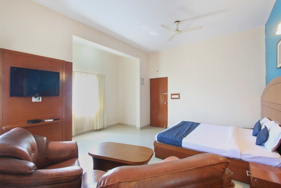 OYO 12051 Stay By the Way主图