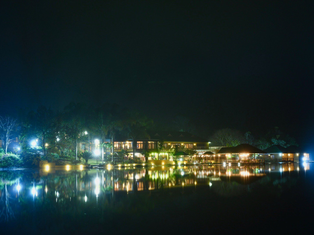 Bambuu Lakeside Lodge主图