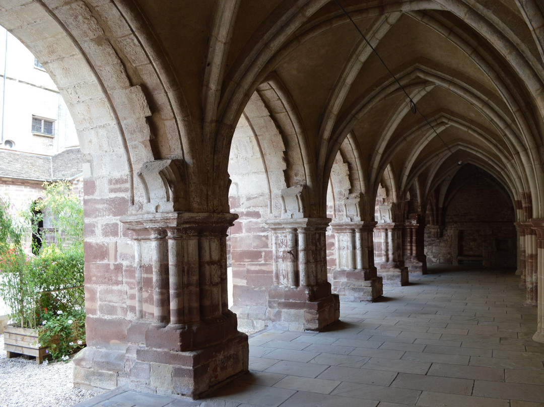 Abbaye Saint-Colomban-Luxeuil-les-Bains必去景点