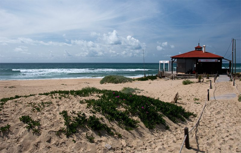 Fonte da Telha Beach景点图片