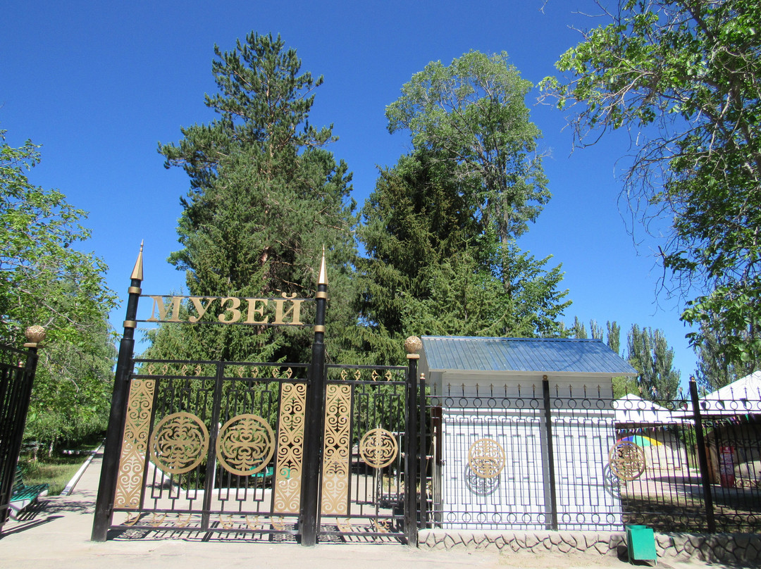 Monument N.M. Przhevalsky景点图片