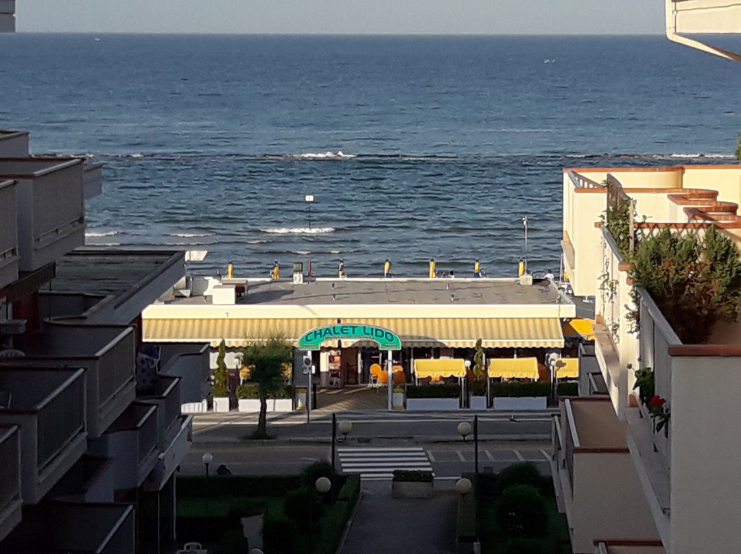Hotel Holiday主图