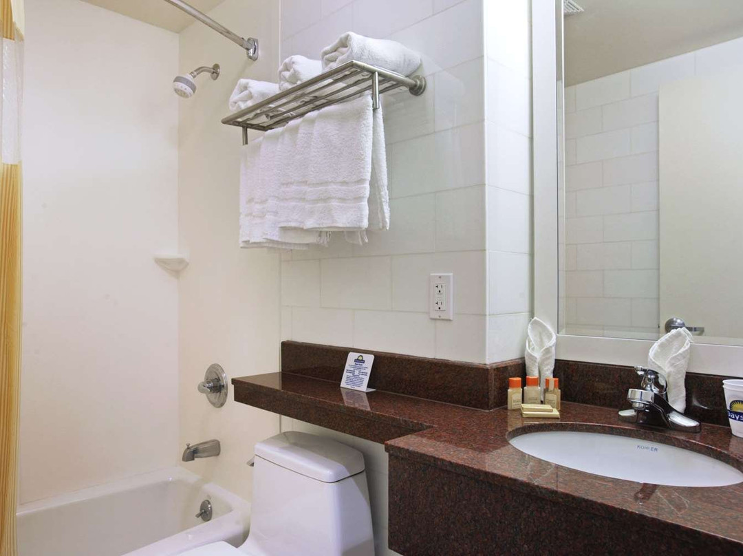 布朗克斯体育场附近戴斯酒店主图