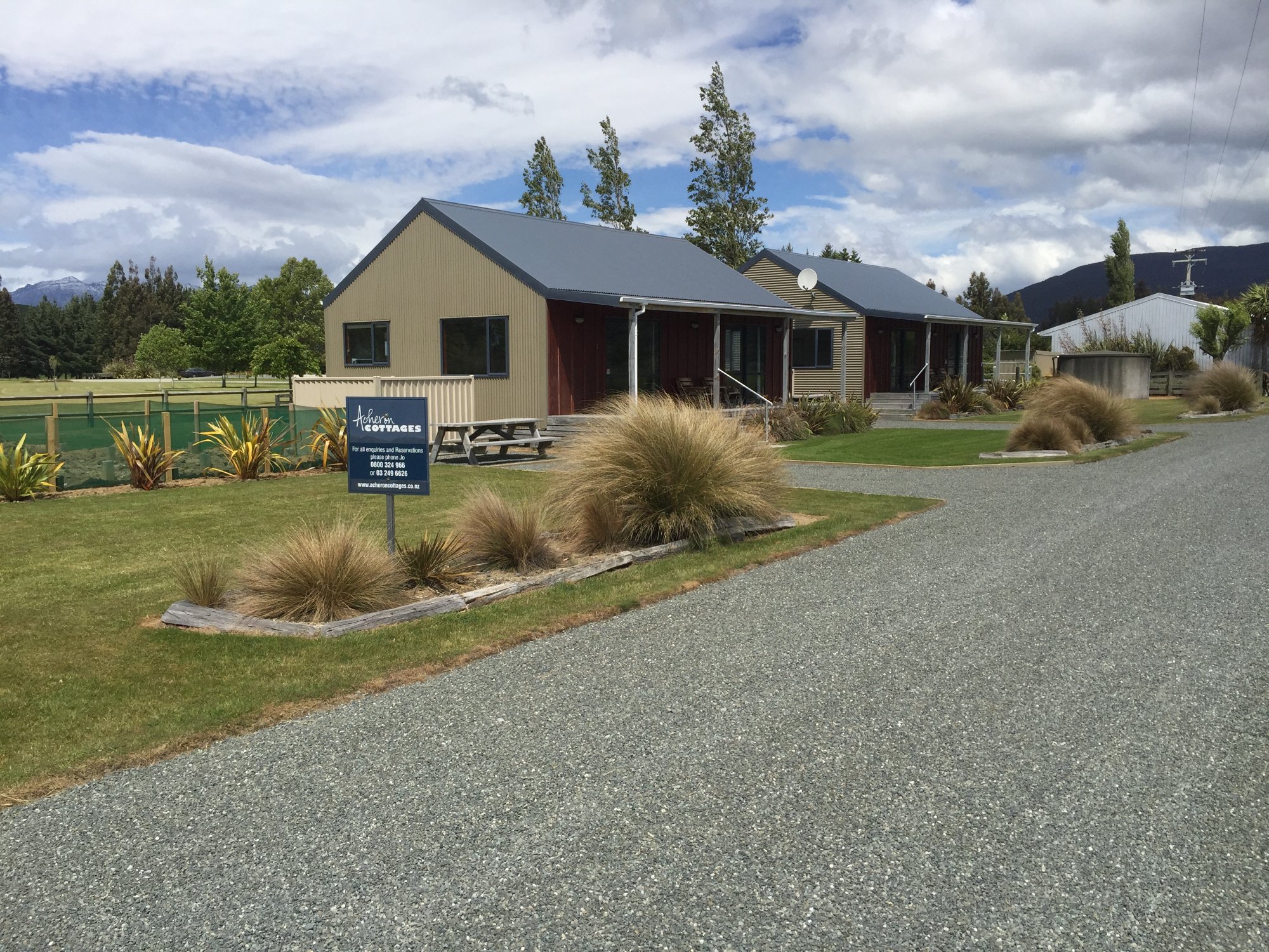 Acheron Cottages-官方
