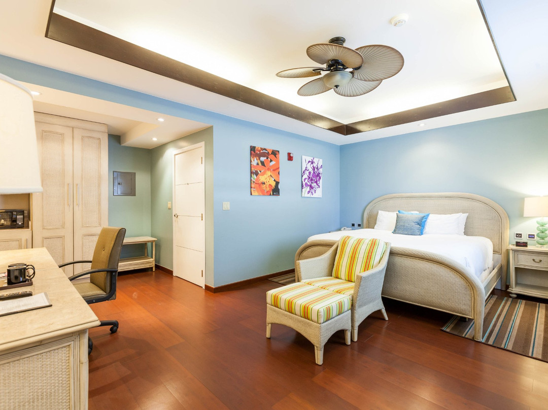 Surfrider Resort Hotel主图