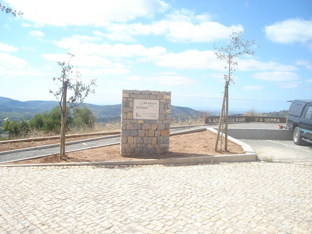 Miradouro do Alto da Arroteia景点图片