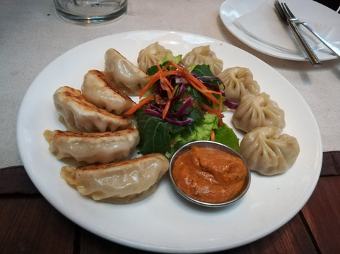 雅拉山顶酒店主图