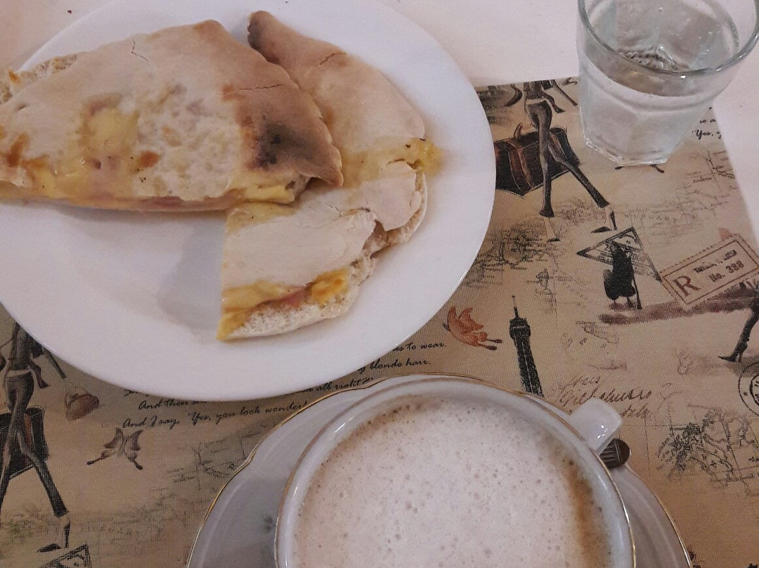 Pontevedra餐馆和美食-Bravas Resto Bar