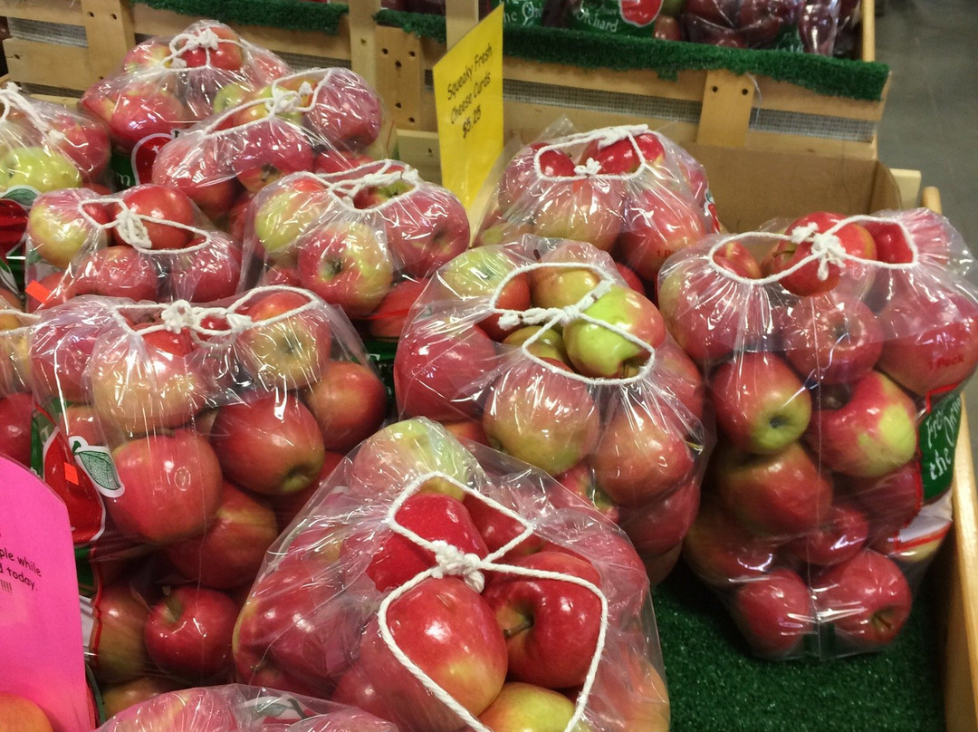 Oakwood Fruit Farm景点图片