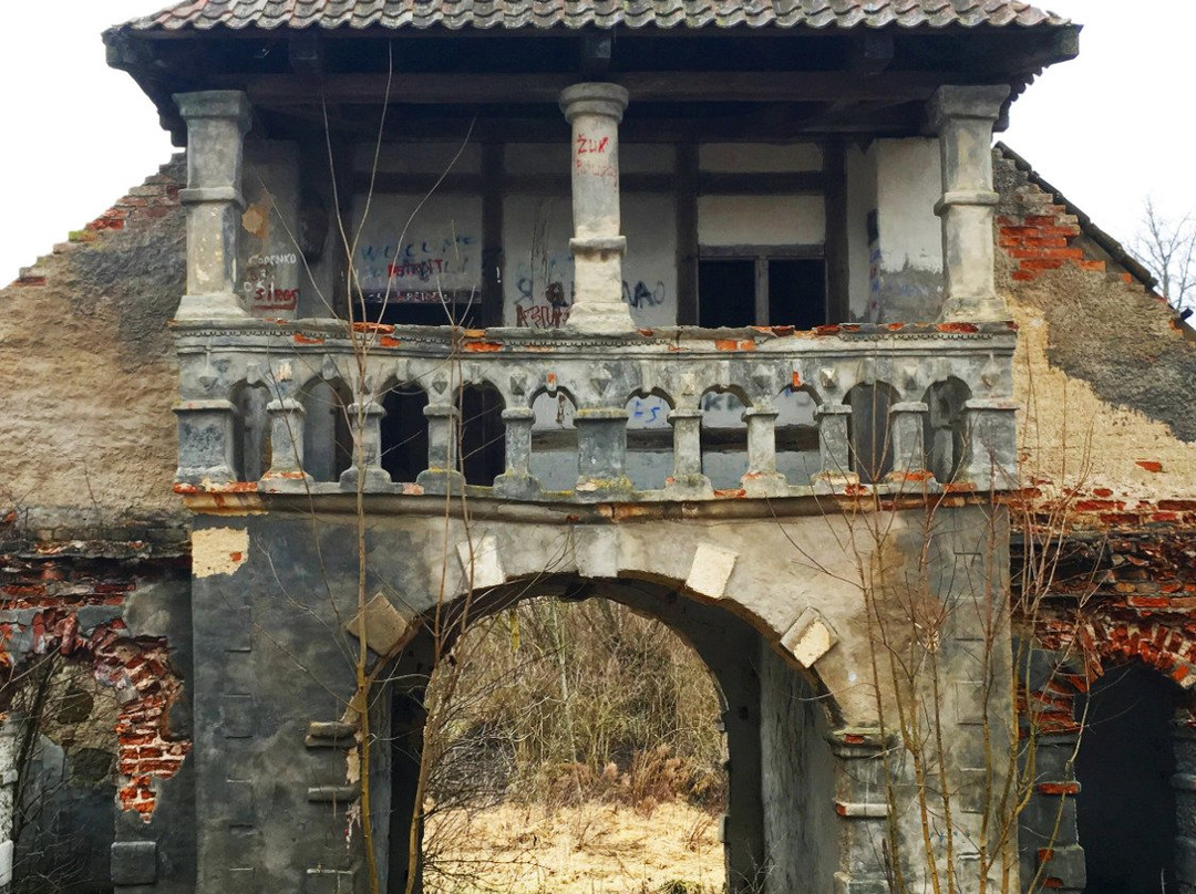 Bramberge Manor Gate景点图片