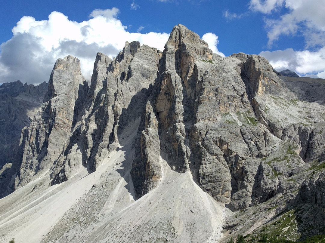 Anello dei Tre Rifugi dalla val Fiscalina景点图片