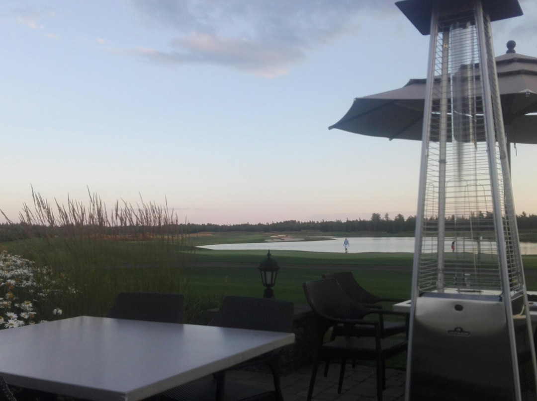 Saint-Lambert-de-Lauzon餐馆和美食-Monte Cristo Signe Golf