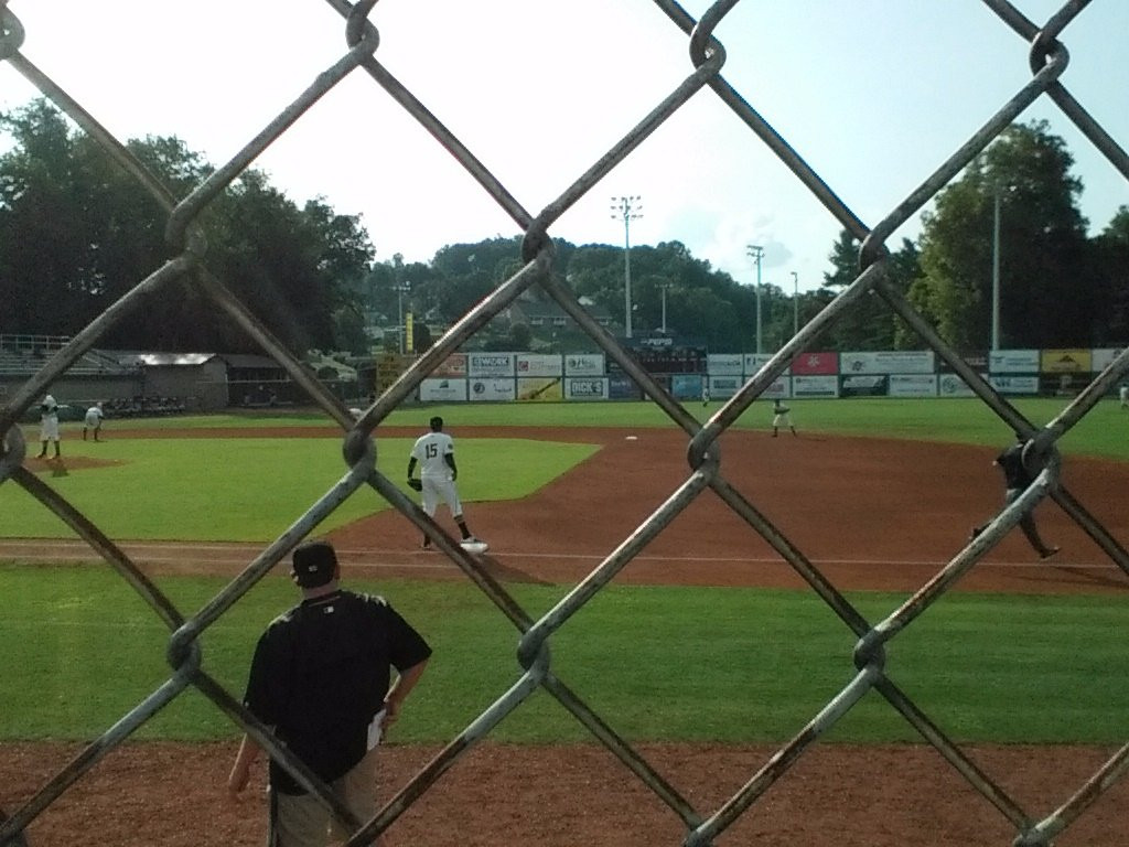 Devault Stadium-Bristol必去景点