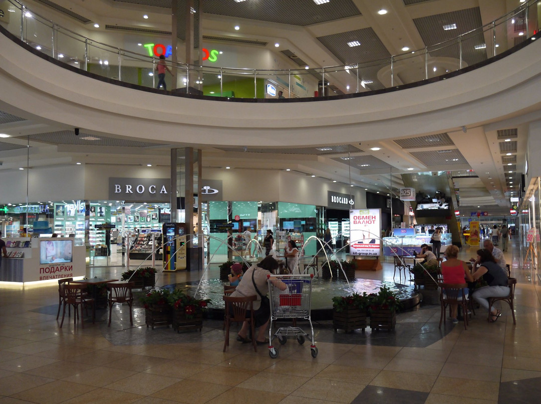 Caravan Shopping and Entertainment Center景点图片