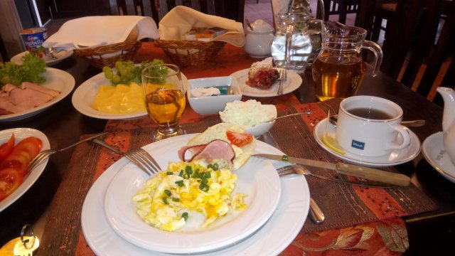 钱塞勒公路旅馆-餐饮