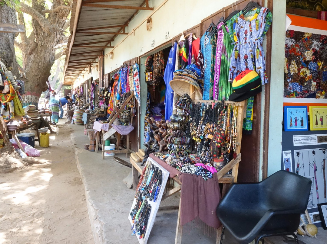 Bakau Craft Market - Sand Art Shop景点图片
