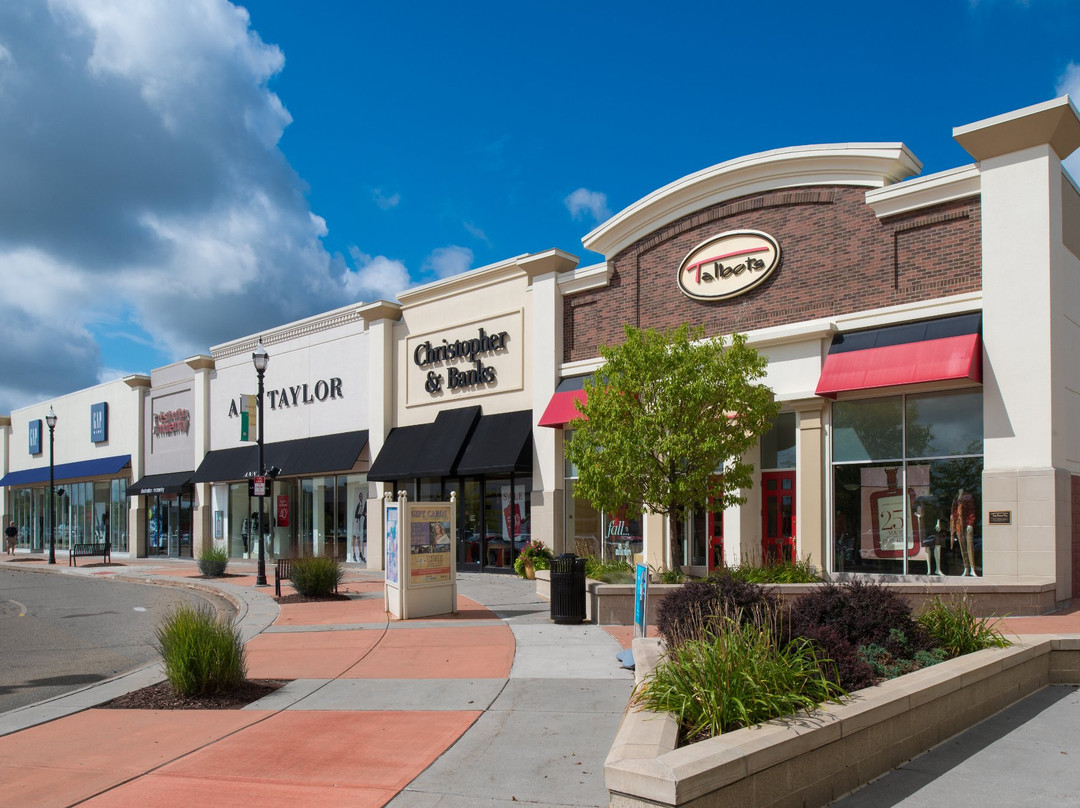 Eastwood Towne Center-兰辛必去景点