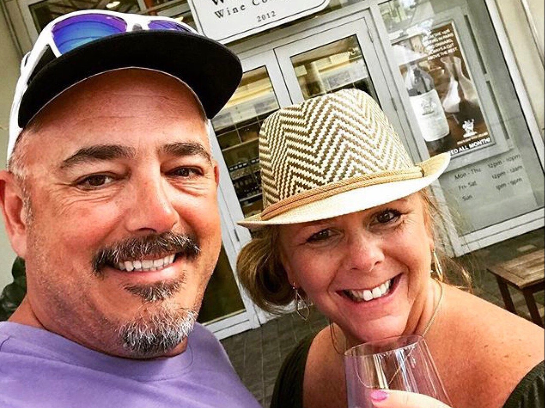 West Indies Wine Company-Camana Bay必去景点