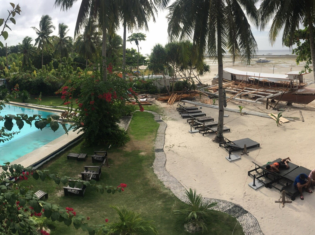 Deep Blue Dive Resort主图