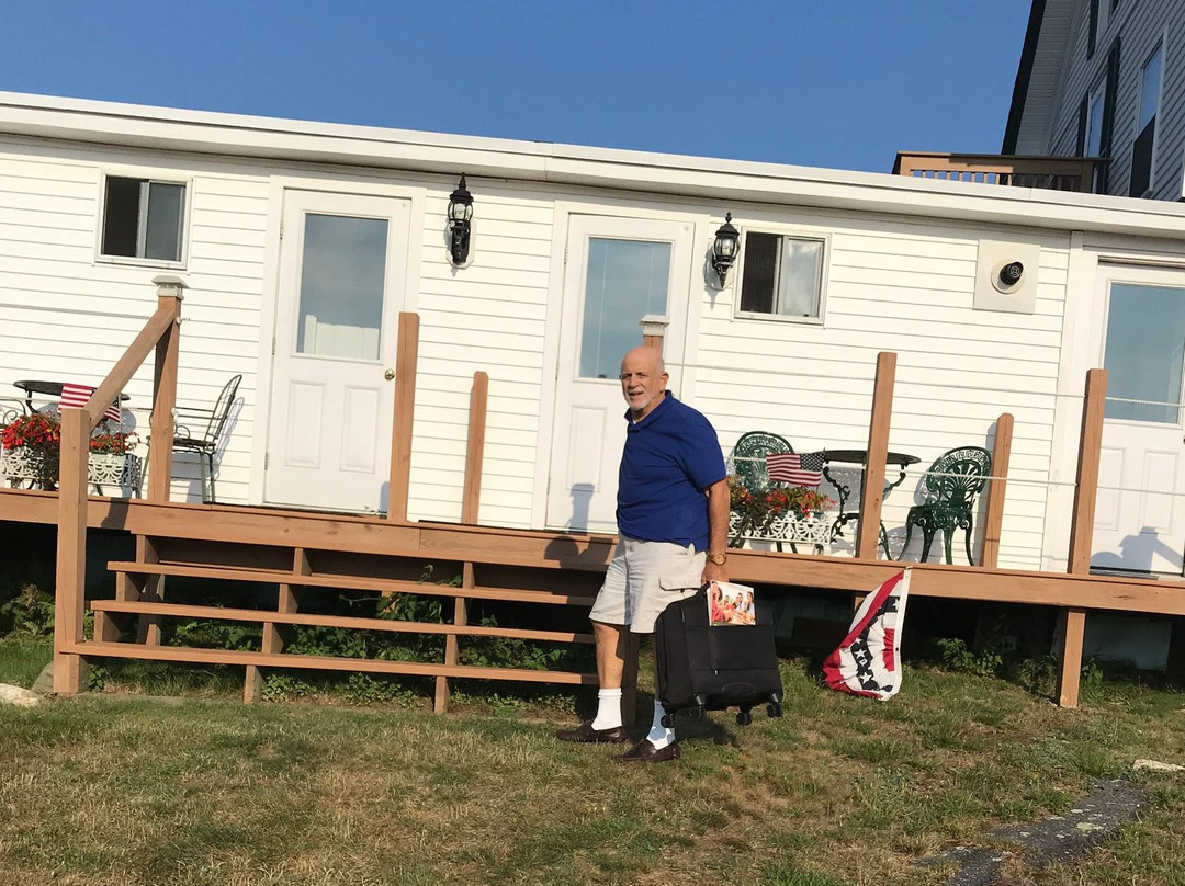 The Moorings Inn Waterfront主图